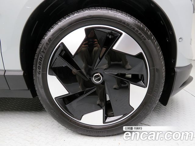 Volvo EX30 из Кореи Encar