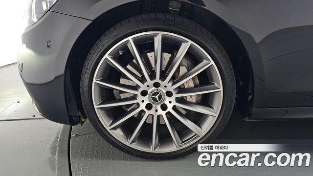 Mercedes-Benz E-Class E350 4MATIC AMG Line — пробег 115 077 км — фото 5 из 5