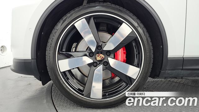 Porsche Macan 4S — пробег 10 936 км — фото 5 из 5