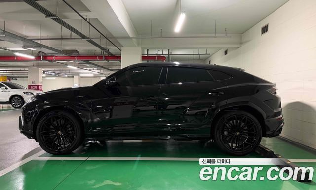Lamborghini Urus из Кореи Encar