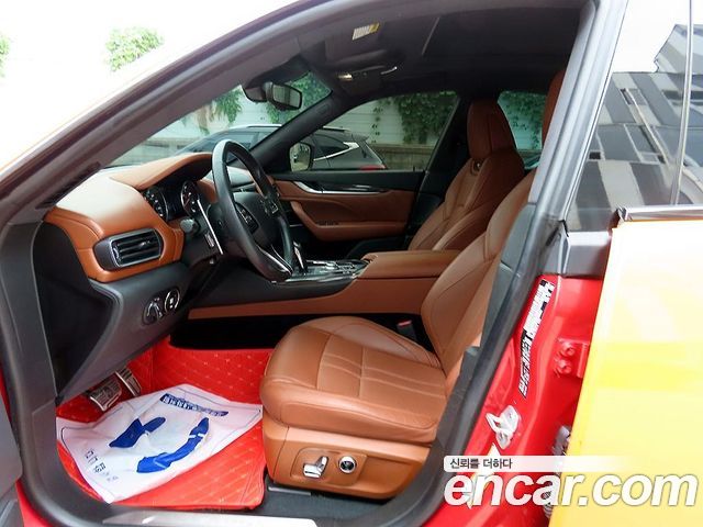 Maserati Levante из Кореи Encar